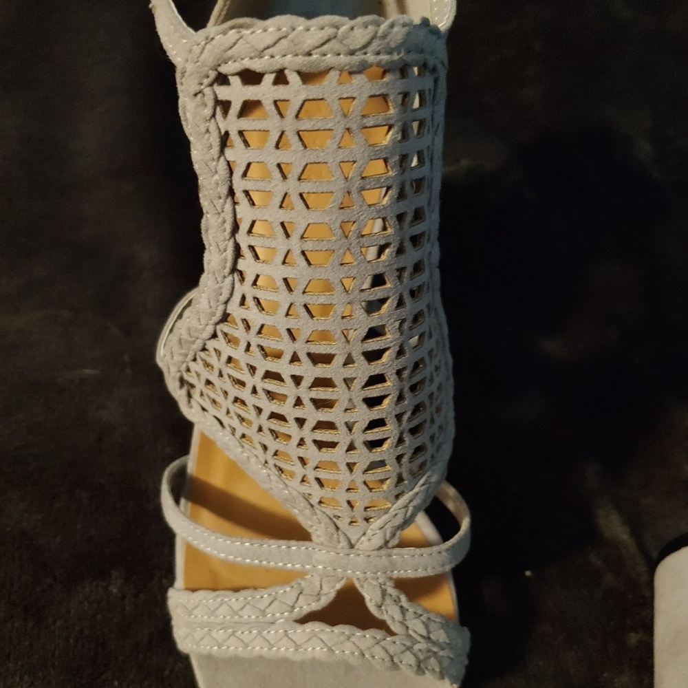 Heels - Picture 6 of 7